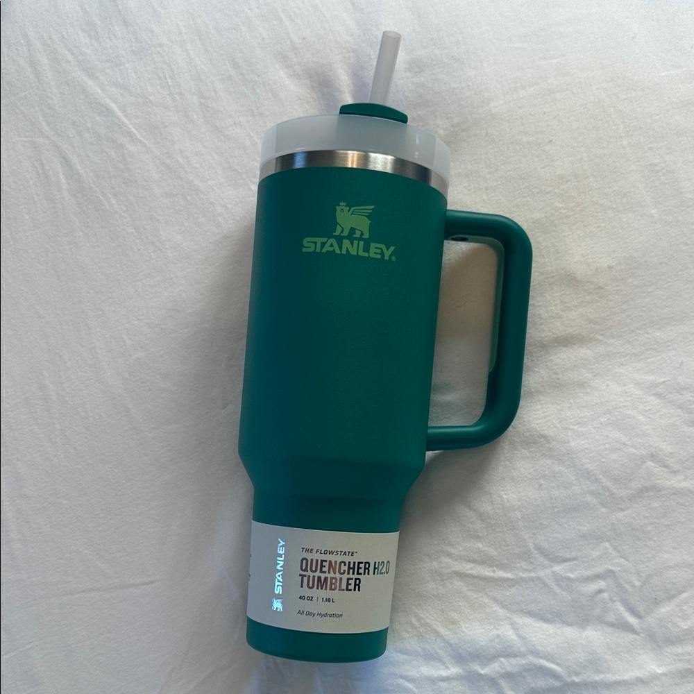 NWT The Flowstate Quencher H2.0 Stanley Tumbler - Alpine Green Color